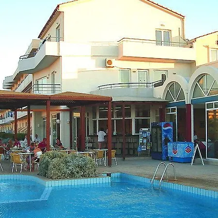 Seafront Aparthotel 3*