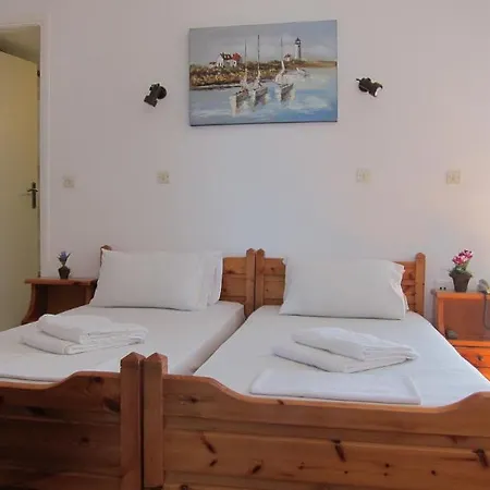 Seafront Aparthotel 3*